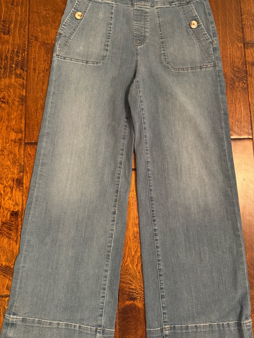 Chico's Light Blue Wide-Leg Denim Jeans Pull On 10R Patch Pockets - Picture 2 of 10